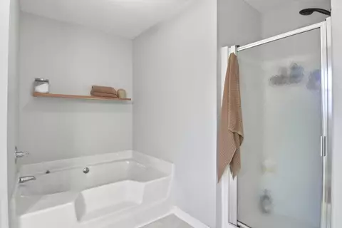 Bath - 6345 Havenmist Ln, Crestview, FL 32536 photo 3 of 3