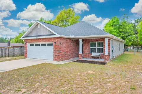 6160 Hayes Dr, Crestview, FL 32539