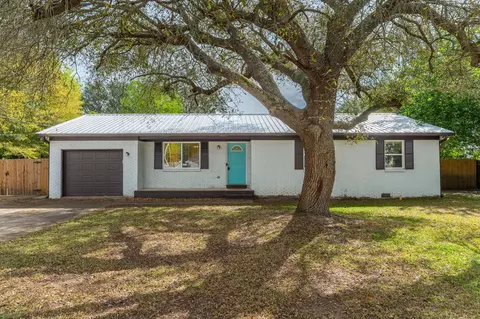 1568 Phyllis Ct, Gulf Breeze, FL 32563