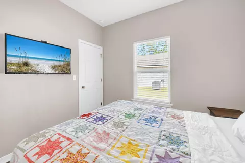 Bedroom - 6029 Sand Hill Rd, Crestview, FL 32539 photo 4 of 4