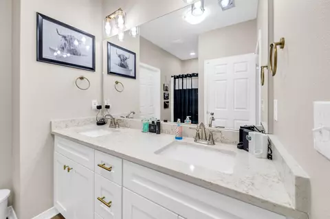 Bath - 6029 Sand Hill Rd, Crestview, FL 32539 photo 1 of 6