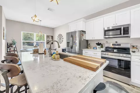 Kitchen - 6029 Sand Hill Rd, Crestview, FL 32539 photo 2 of 4
