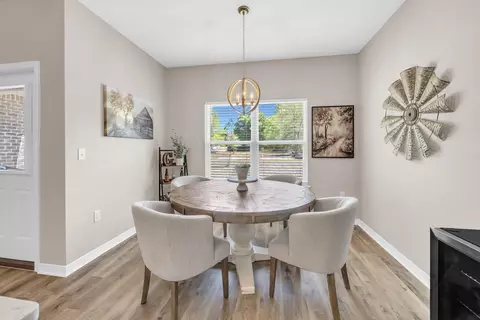 Dining - 6029 Sand Hill Rd, Crestview, FL 32539 photo 1 of 3