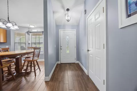 Entry Way - 3494 Us-90, Crestview, FL 32539 photo 4 of 6