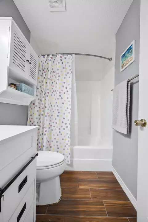 Bath - 3494 Us-90, Crestview, FL 32539 photo 6 of 7