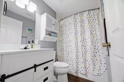 Bath - 3494 Us-90, Crestview, FL 32539 photo 5 of 7