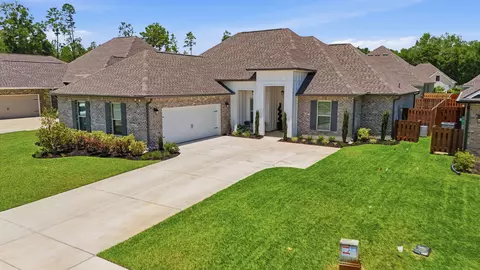 Exterior - 140 Flora Ln, Freeport, FL 32439 photo 5 of 9