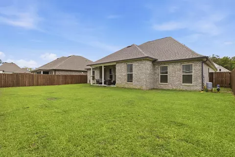 Exterior - 140 Flora Ln, Freeport, FL 32439 photo 3 of 9
