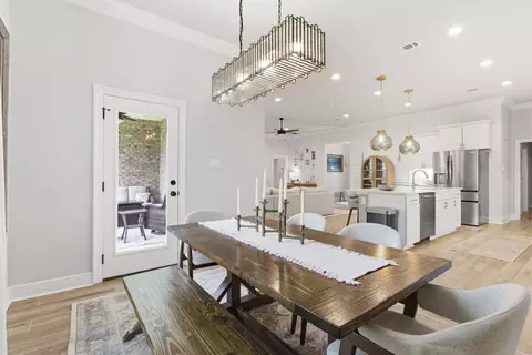 Dining - 140 Flora Ln, Freeport, FL 32439 photo 2 of 2