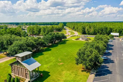 View/Area - 140 Flora Ln, Freeport, FL 32439 photo 19 of 21