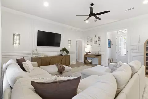 Living - 140 Flora Ln, Freeport, FL 32439 photo 2 of 3