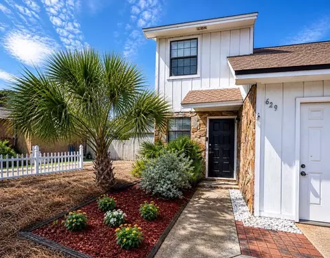 629 Sandalwood Dr, Destin, FL 32541