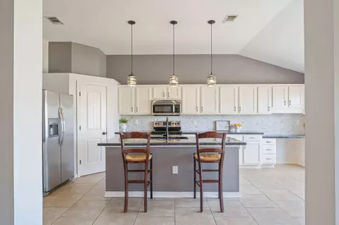 Kitchen - 5632 N North Brook Dr, Crestview, FL 32539 photo 1 of 8