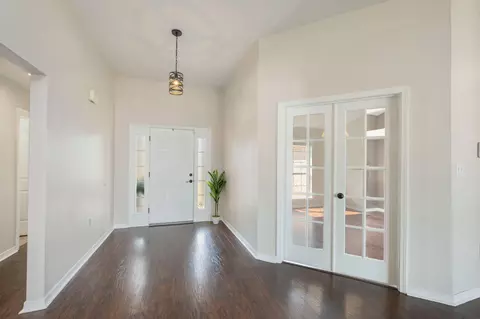 Entry Way - 5632 N North Brook Dr, Crestview, FL 32539 photo 4 of 5