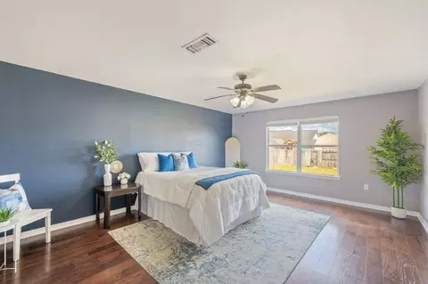 Bedroom - 5632 N North Brook Dr, Crestview, FL 32539 photo 1 of 9