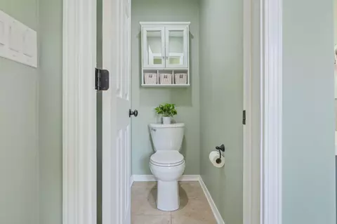 Bath - 5632 N North Brook Dr, Crestview, FL 32539 photo 8 of 11