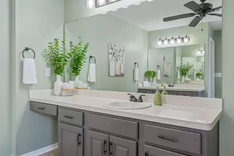 Bath - 5632 N North Brook Dr, Crestview, FL 32539 photo 3 of 11