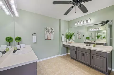 Bath - 5632 N North Brook Dr, Crestview, FL 32539 photo 1 of 11