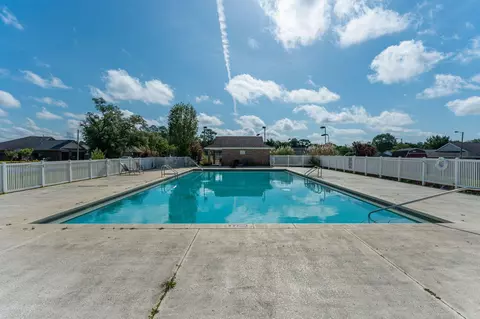 Exterior - 5632 N North Brook Dr, Crestview, FL 32539 photo 7 of 8