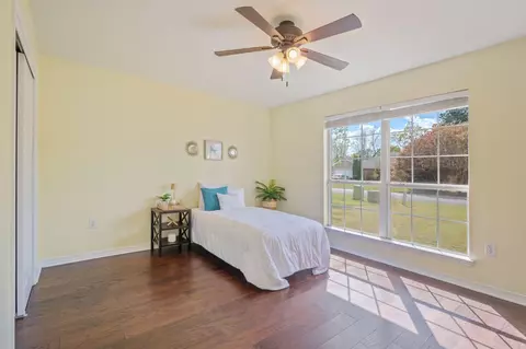 Bedroom - 5632 N North Brook Dr, Crestview, FL 32539 photo 5 of 9