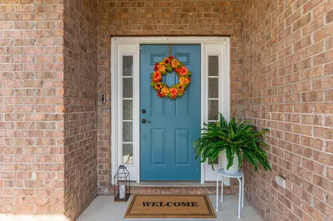 Entry Way - 5632 N North Brook Dr, Crestview, FL 32539 photo 2 of 5