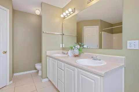Bath - 484 Jillian Dr, Crestview, FL 32536 photo 1 of 6