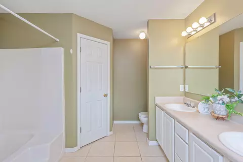 Bath - 484 Jillian Dr, Crestview, FL 32536 photo 3 of 6