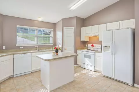 Kitchen - 484 Jillian Dr, Crestview, FL 32536 photo 3 of 5