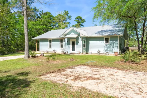 528 Bay Grove Rd, Freeport, FL 32439