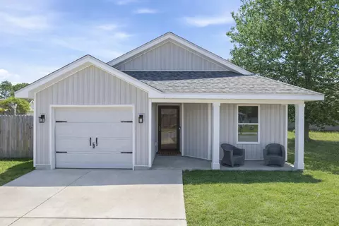 1980 Crosscreek Cir, Gulf Breeze, FL 32563
