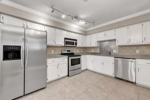 Kitchen - 117 Fairway Dr, Crestview, FL 32536 photo 1 of 2