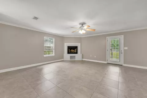 Living - 117 Fairway Dr, Crestview, FL 32536 photo 2 of 3
