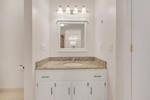 Bath - 117 Fairway Dr, Crestview, FL 32536 photo 2 of 5