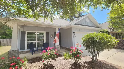 97 Dickens Dr, Freeport, FL 32439