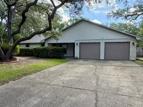 606 E Greenwood Cv, Niceville, FL 32578
