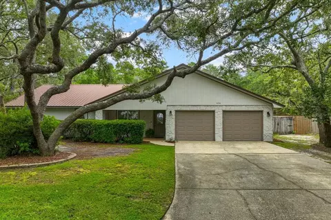606 E Greenwood Cv, Niceville, FL 32578