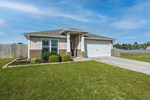 2423 Spur Ln, Gulf Breeze, FL 32563
