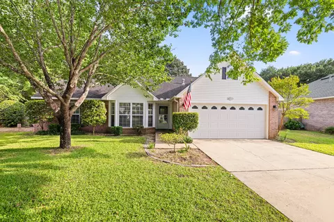 4577 Castlewood Ln, Niceville, FL 32578