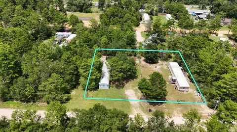 102 W Snapdragon St, Defuniak Springs, FL 32433