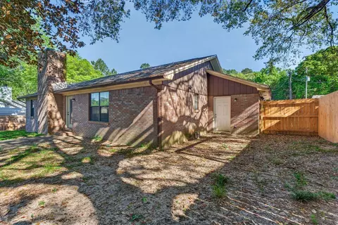 Exterior - 121 Campbell Ave, Crestview, FL 32536 photo 8 of 17