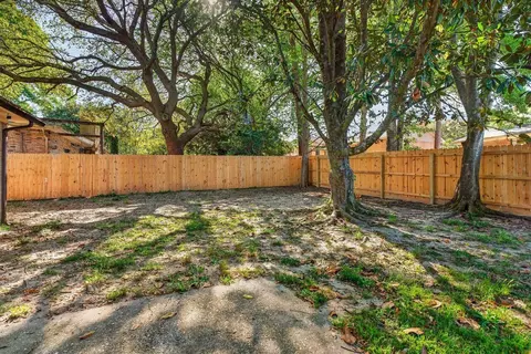 Exterior - 121 Campbell Ave, Crestview, FL 32536 photo 7 of 17