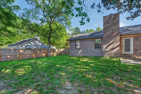 Exterior - 121 Campbell Ave, Crestview, FL 32536 photo 15 of 17