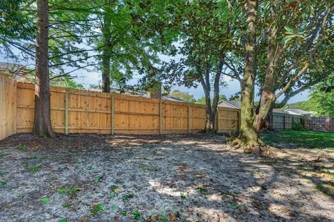 Exterior - 121 Campbell Ave, Crestview, FL 32536 photo 10 of 17