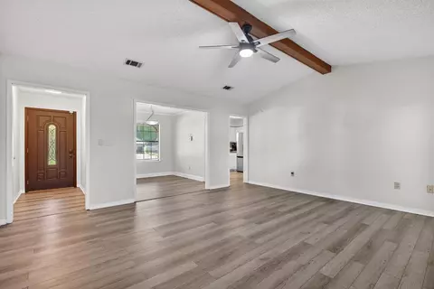 Living - 121 Campbell Ave, Crestview, FL 32536 photo 4 of 6