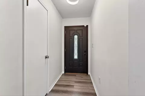 Entry Way - 121 Campbell Ave, Crestview, FL 32536 photo 1 of 3