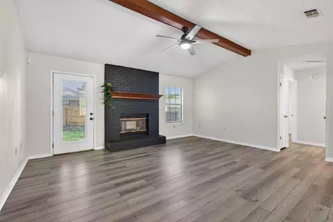 Living - 121 Campbell Ave, Crestview, FL 32536 photo 3 of 6