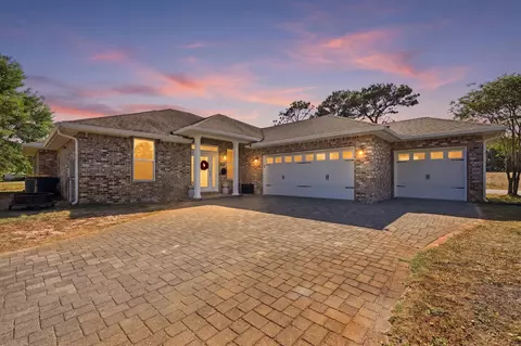 883 Shalimar Ct, Shalimar, FL 32579