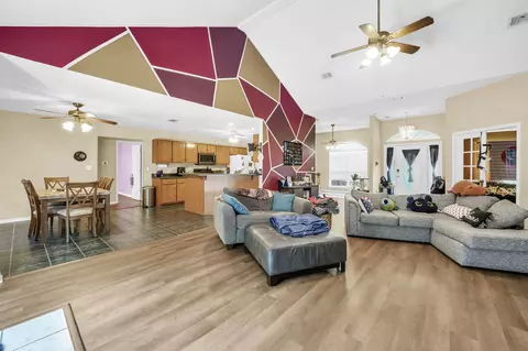 Entry Way - 531 Gallant Fox Ln, Crestview, FL 32539 photo 3 of 3