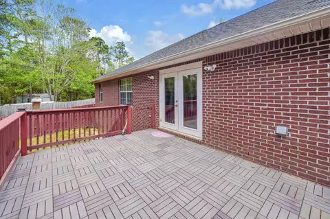 Exterior - 531 Gallant Fox Ln, Crestview, FL 32539 photo 5 of 6