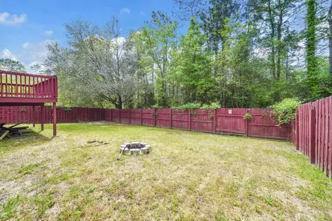 Exterior - 531 Gallant Fox Ln, Crestview, FL 32539 photo 4 of 6
